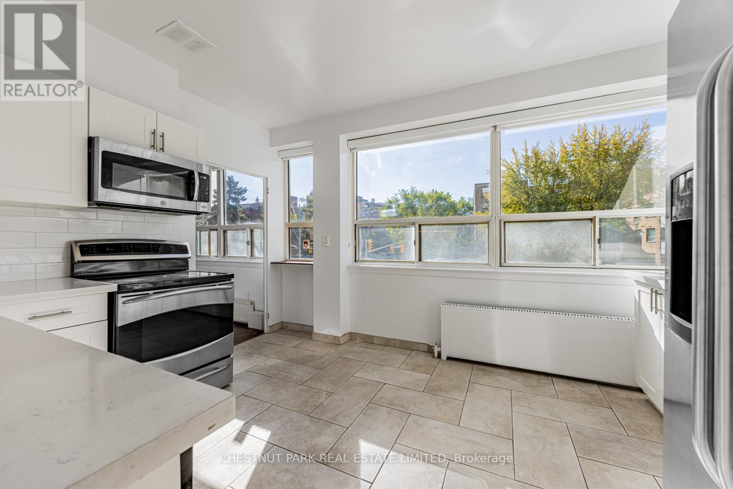 105 - 2500 Bathurst Street, Toronto, Ontario  M6B 2Y8 - Photo 6 - C12471647
