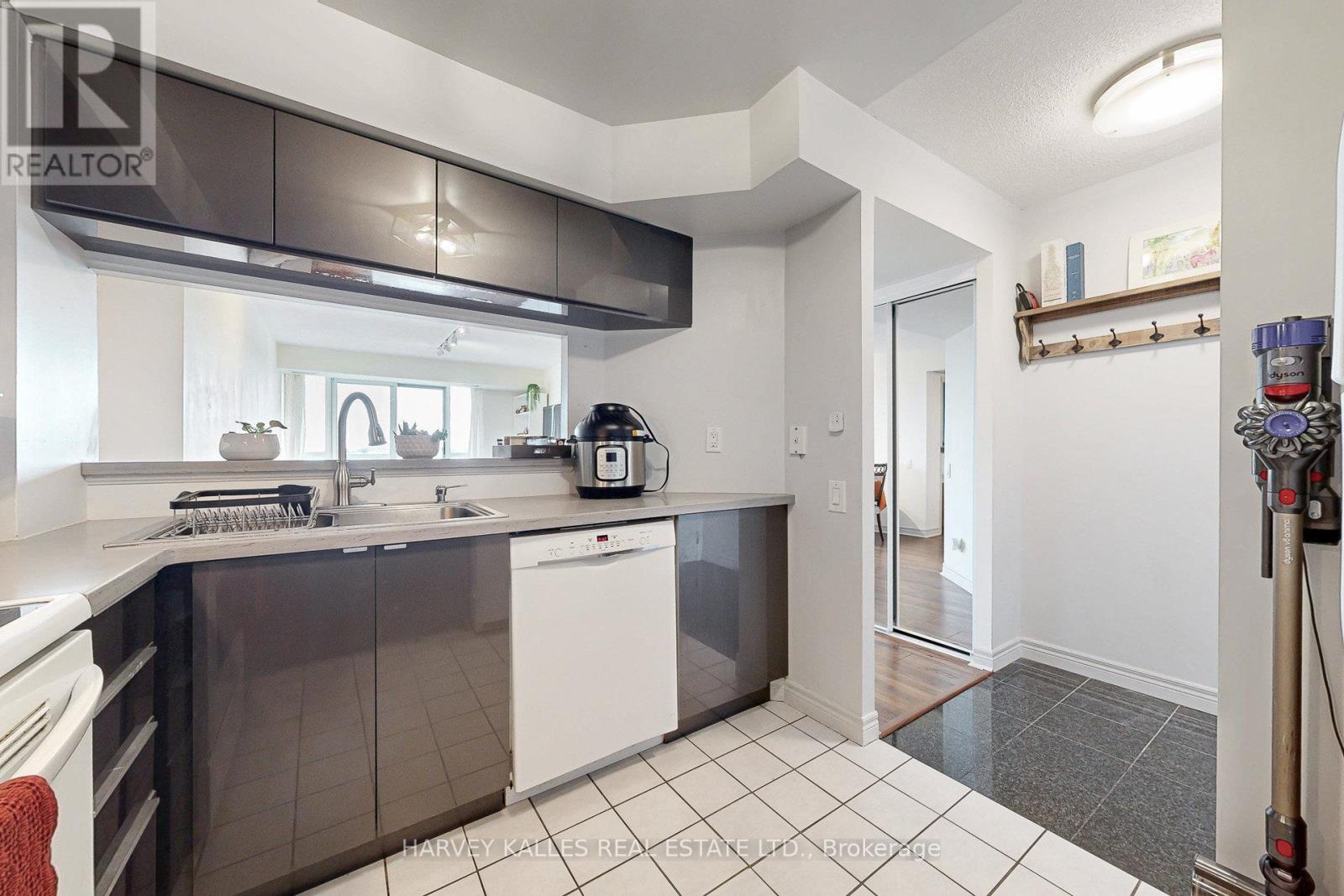 710 - 2 Covington Road, Toronto, Ontario  M6A 3E2 - Photo 10 - C12471658