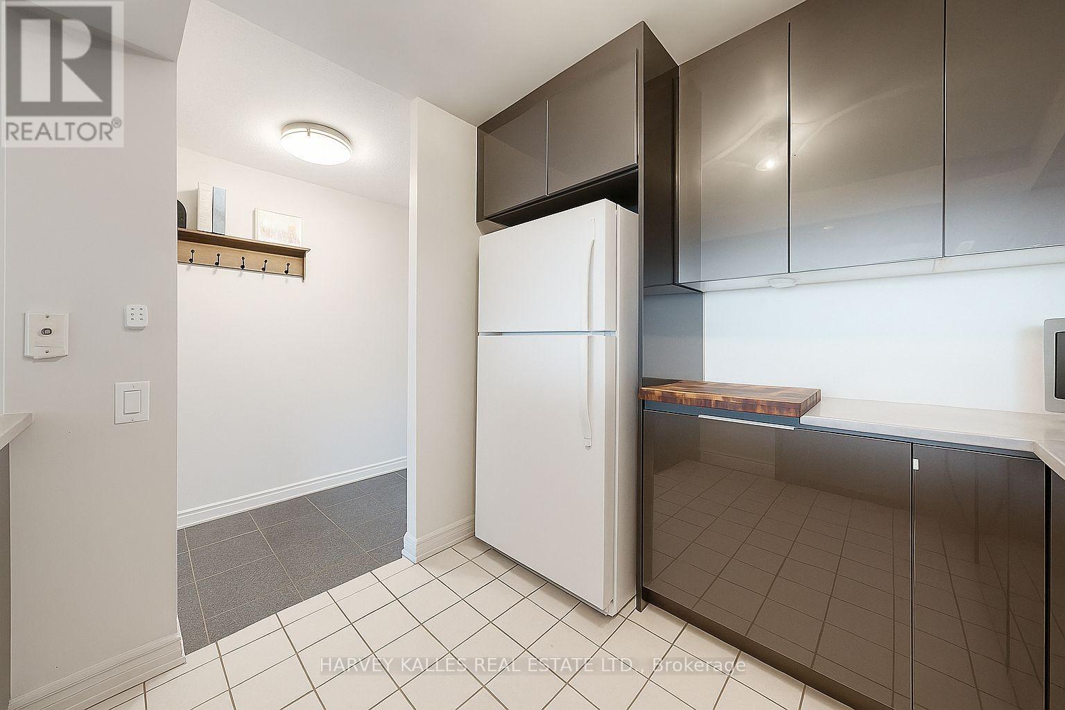710 - 2 Covington Road, Toronto, Ontario  M6A 3E2 - Photo 11 - C12471658
