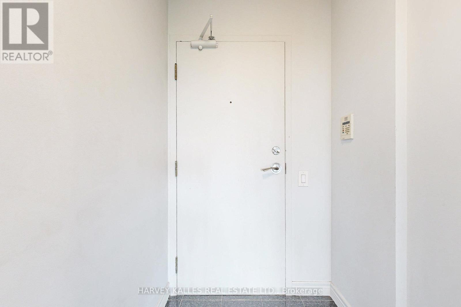 710 - 2 Covington Road, Toronto, Ontario  M6A 3E2 - Photo 5 - C12471658