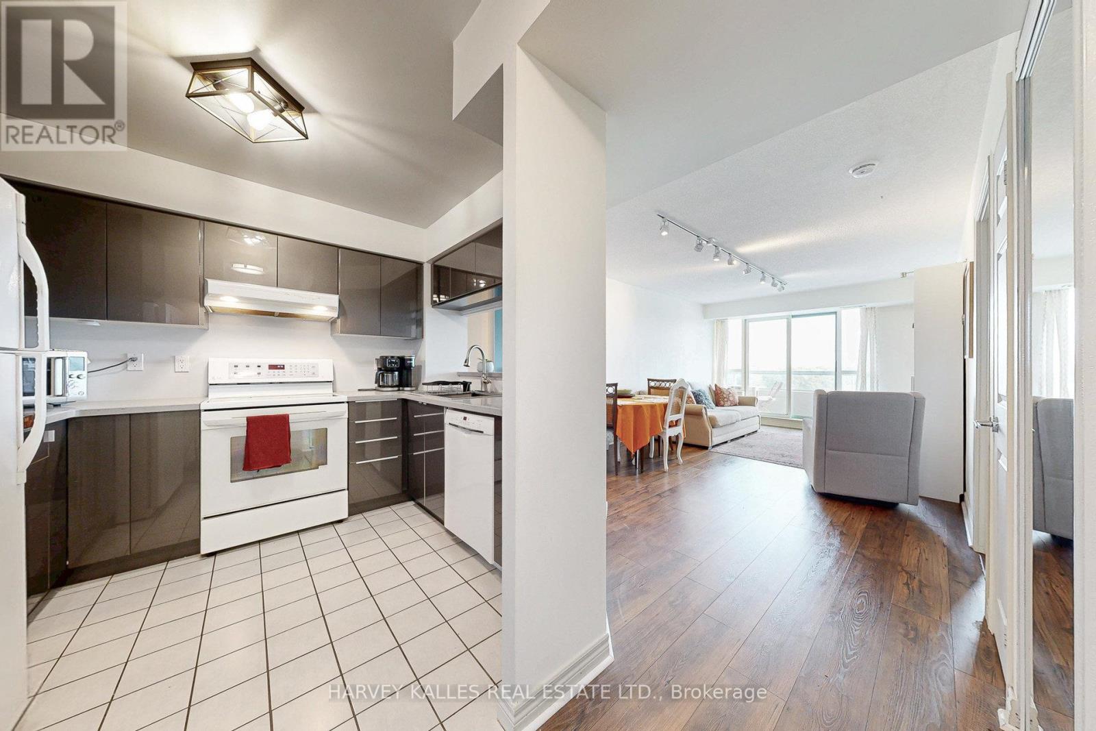 710 - 2 Covington Road, Toronto, Ontario  M6A 3E2 - Photo 6 - C12471658