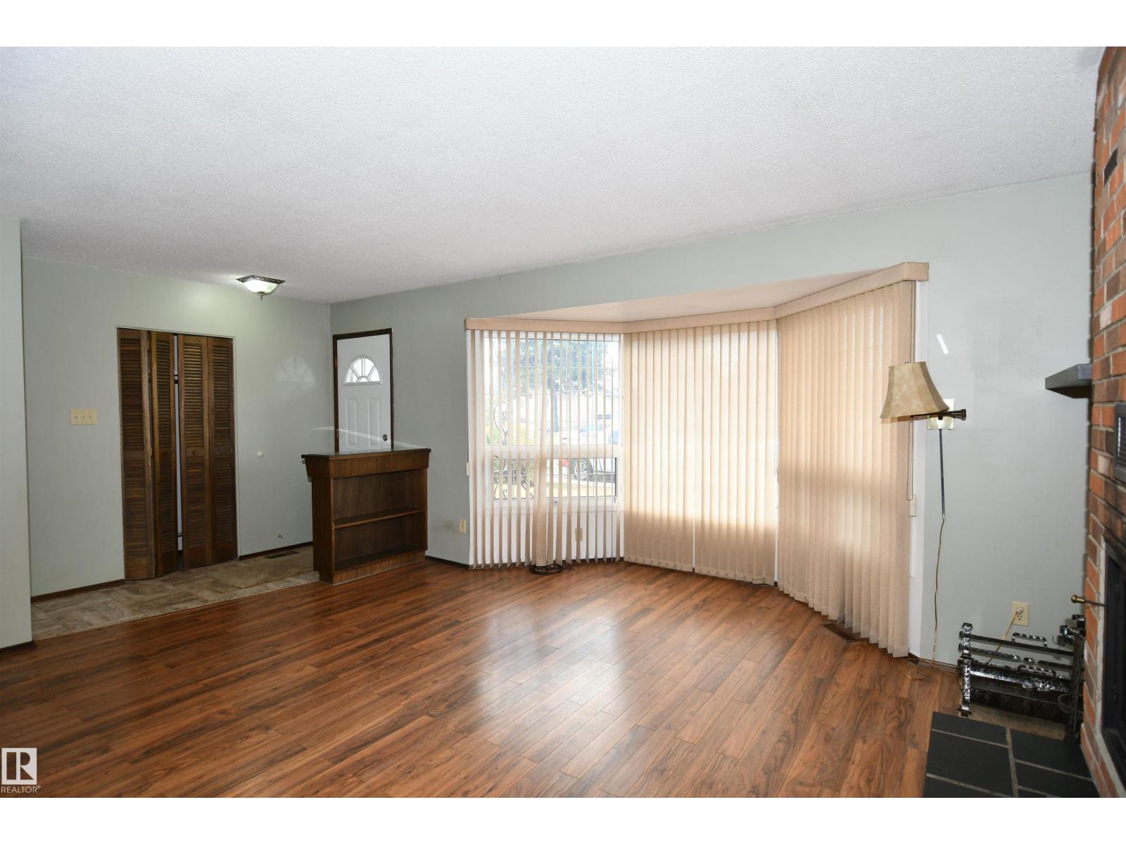 16 Camelot Av, Leduc, Alberta  T9E 4M3 - Photo 6 - E4462790