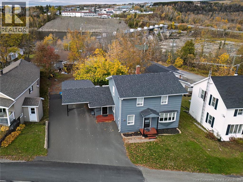 136 Front Street, Grand Falls, New Brunswick  E3Z 2S6 - Photo 1 - NB128849