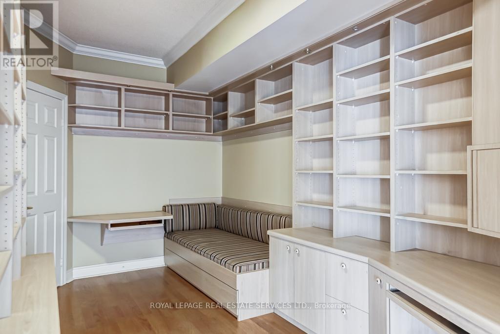 101 - 30 Anglesey Boulevard, Toronto, Ontario  M9A 3B5 - Photo 21 - W12471579