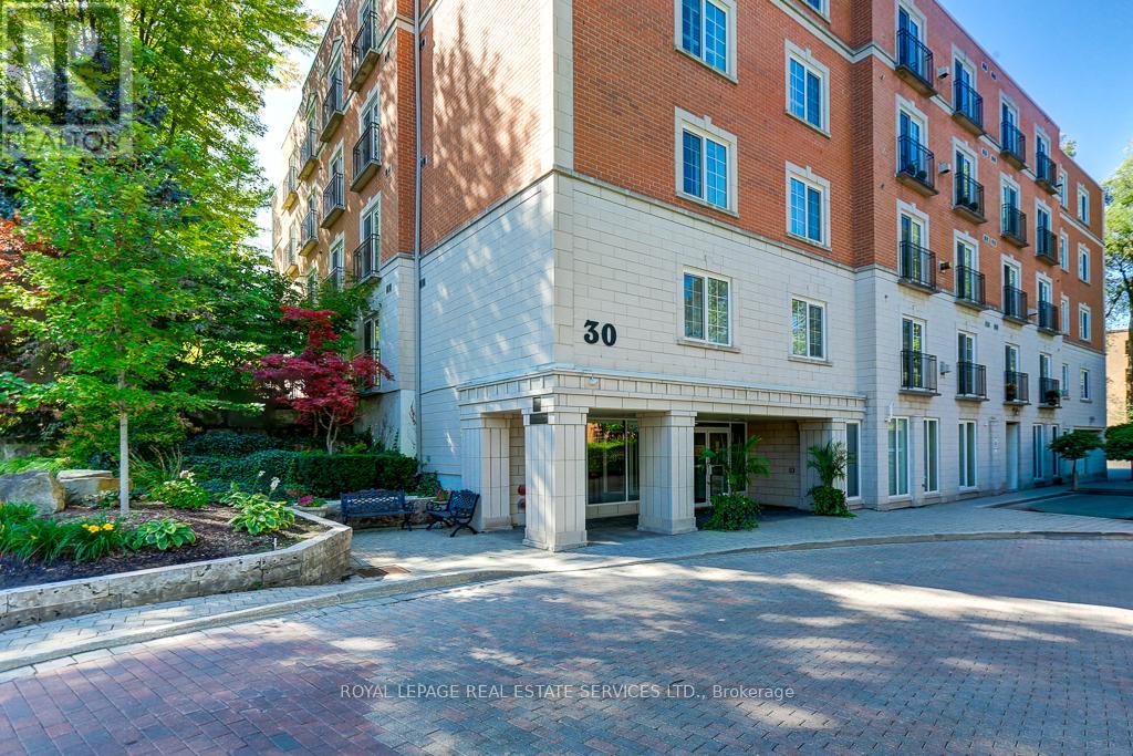 101 - 30 Anglesey Boulevard, Toronto, Ontario  M9A 3B5 - Photo 3 - W12471579