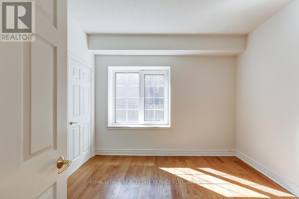 101 - 30 Anglesey Boulevard, Toronto, Ontario  M9A 3B5 - Photo 32 - W12471579