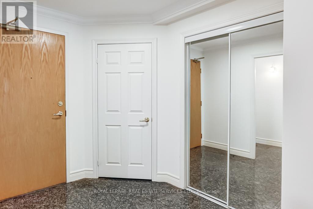 101 - 30 Anglesey Boulevard, Toronto, Ontario  M9A 3B5 - Photo 5 - W12471579