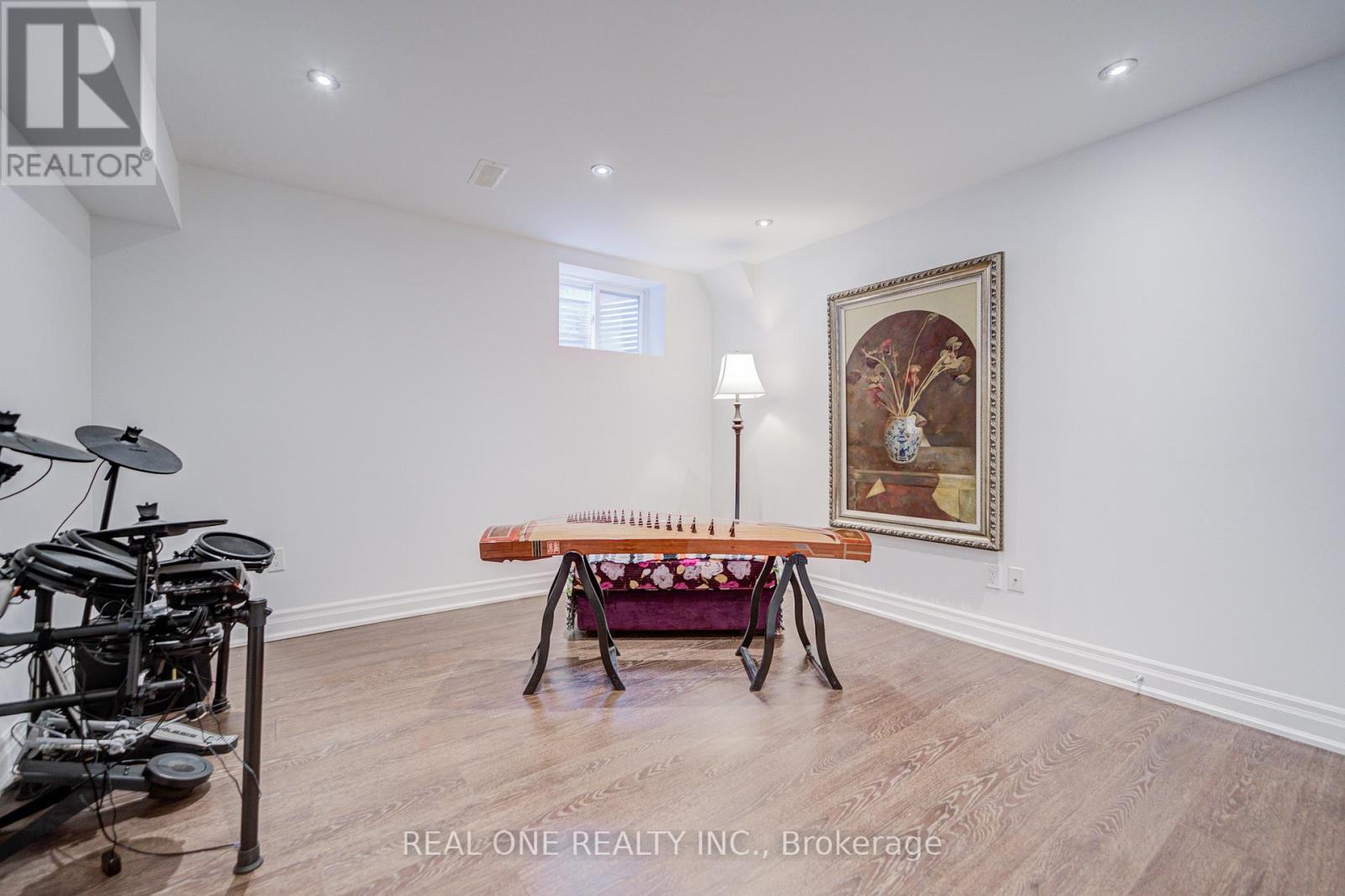 75 Willett Crescent, Richmond Hill, Ontario  L4C 7W5 - Photo 40 - N12471655