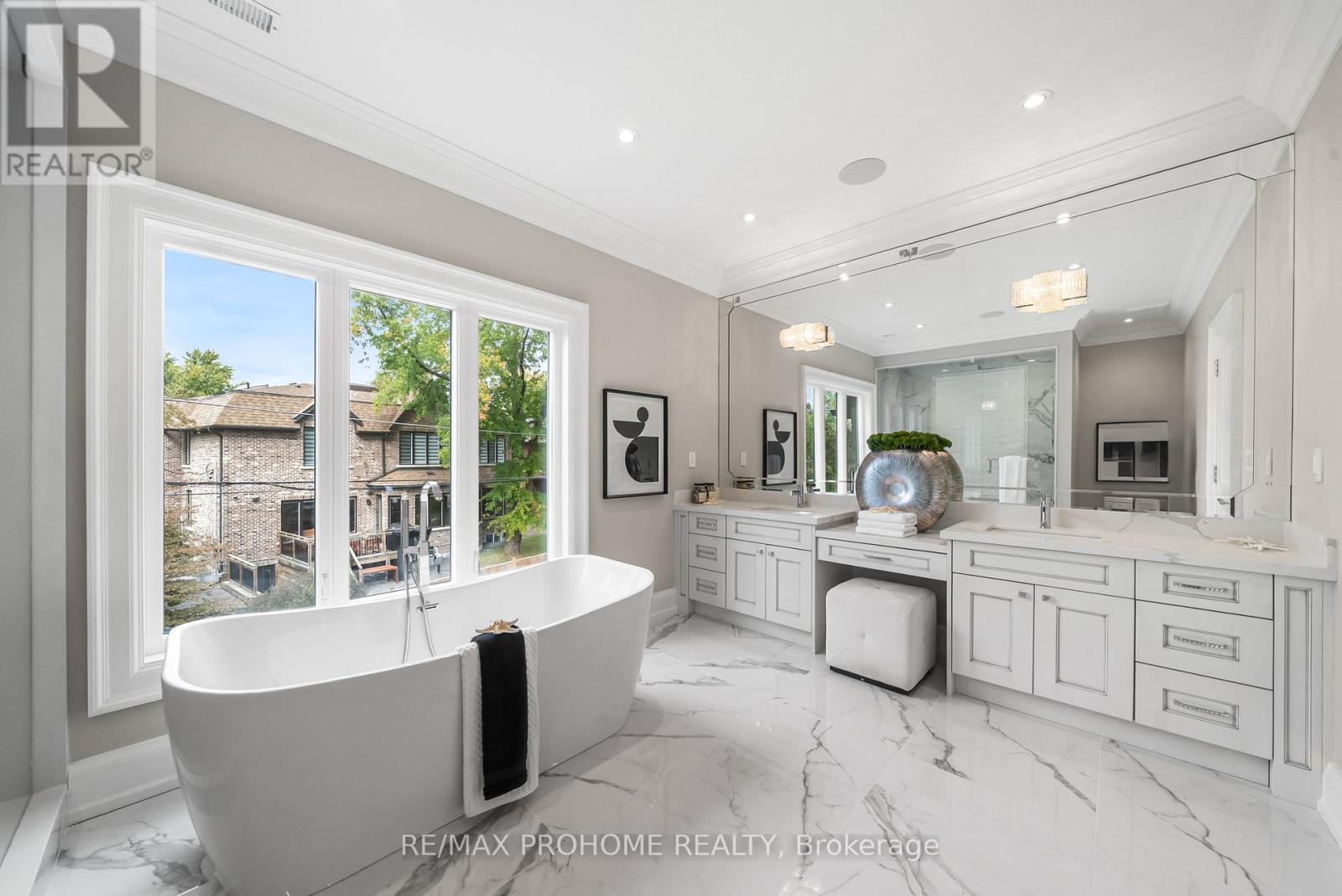 8 Worsley Court, Markham, Ontario  L3R 1V4 - Photo 34 - N12471667
