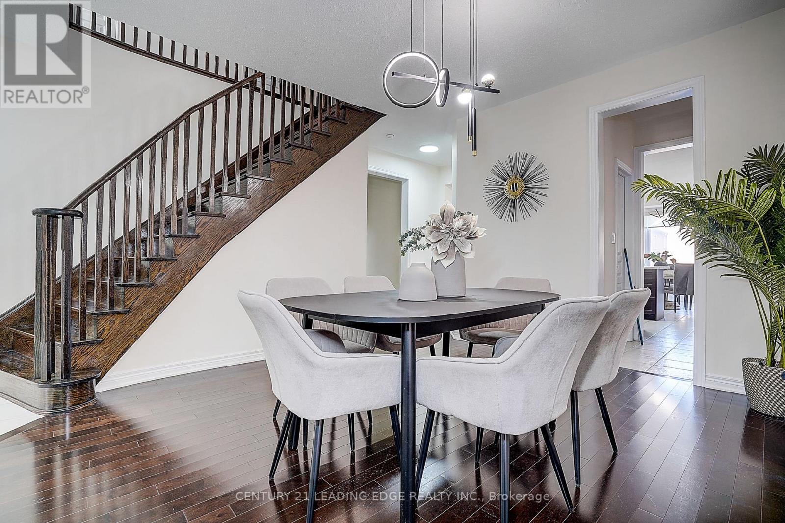8 Hubner Avenue, Markham, Ontario  L6C 0S8 - Photo 10 - N12471700