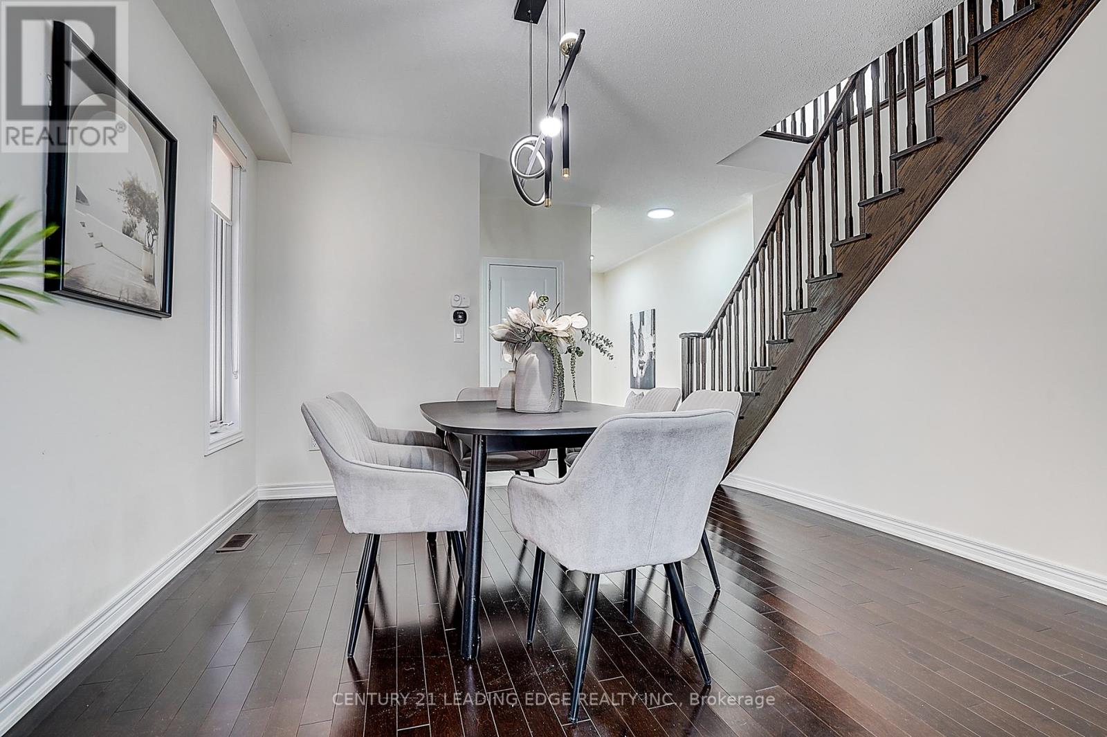 8 Hubner Avenue, Markham, Ontario  L6C 0S8 - Photo 11 - N12471700