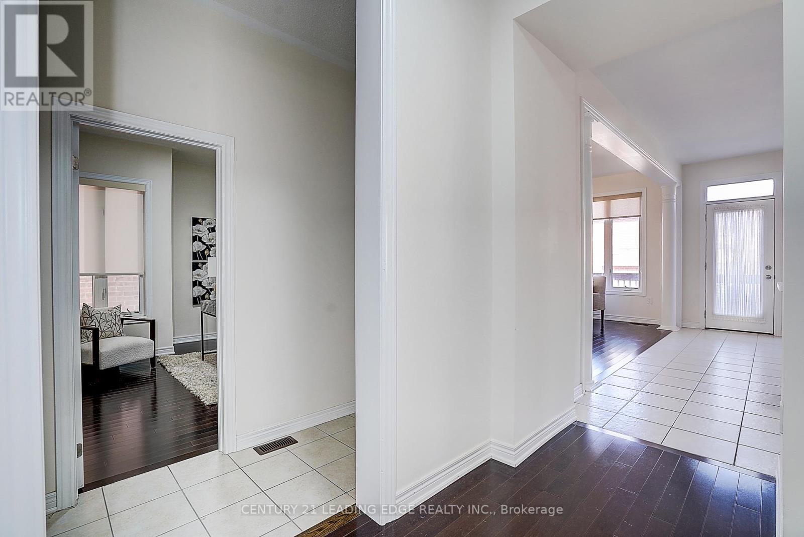 8 Hubner Avenue, Markham, Ontario  L6C 0S8 - Photo 24 - N12471700