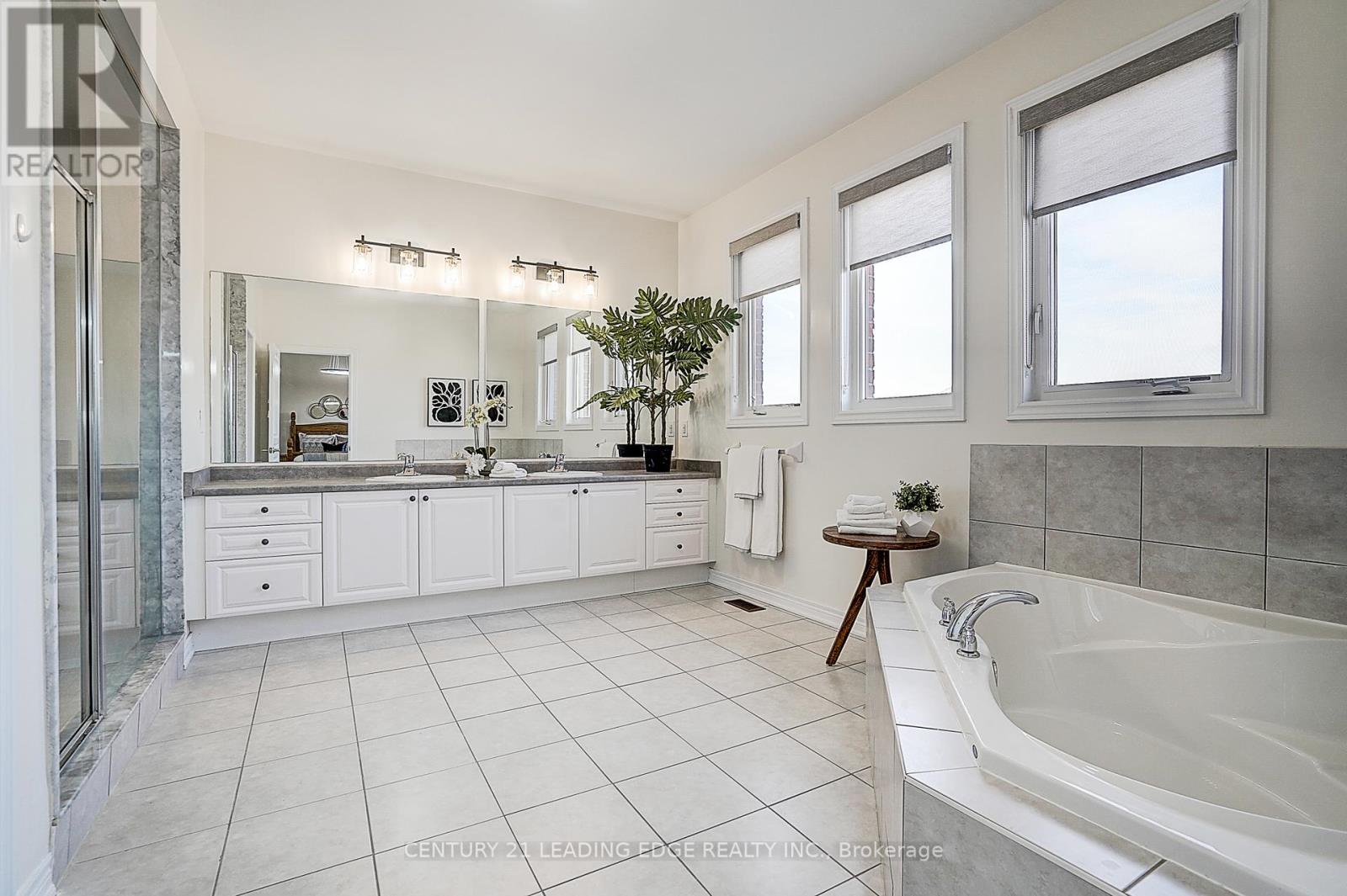 8 Hubner Avenue, Markham, Ontario  L6C 0S8 - Photo 35 - N12471700