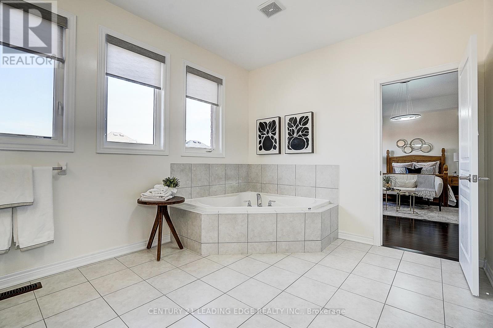 8 Hubner Avenue, Markham, Ontario  L6C 0S8 - Photo 37 - N12471700