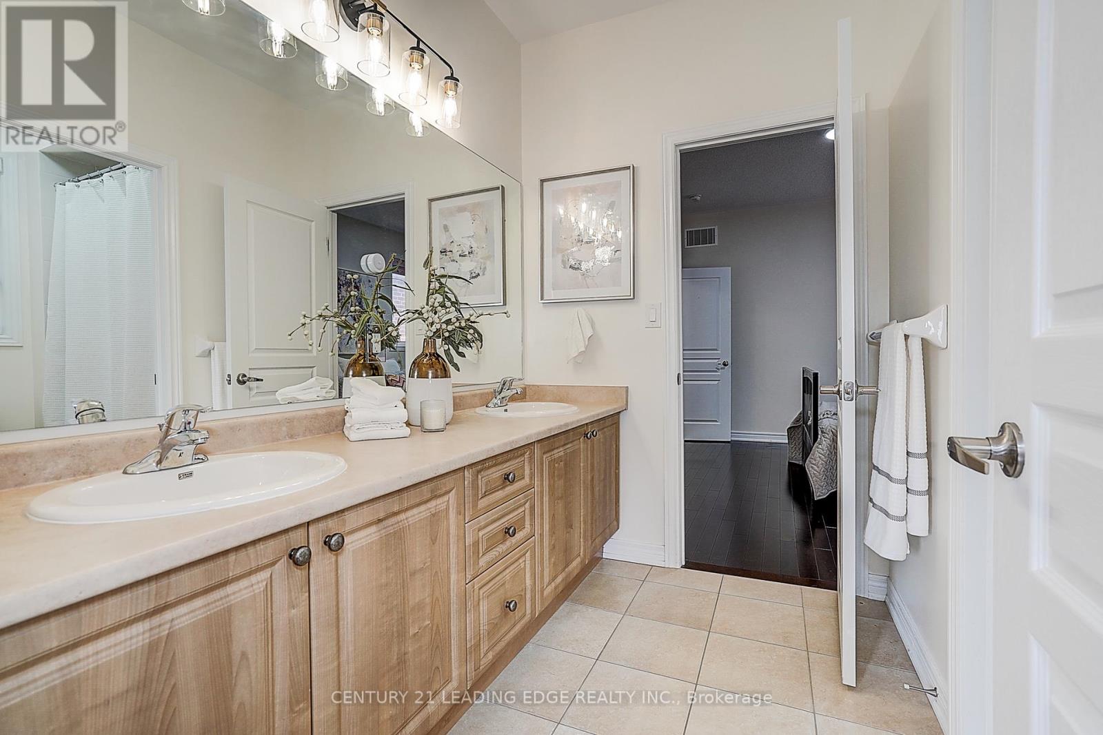 8 Hubner Avenue, Markham, Ontario  L6C 0S8 - Photo 43 - N12471700