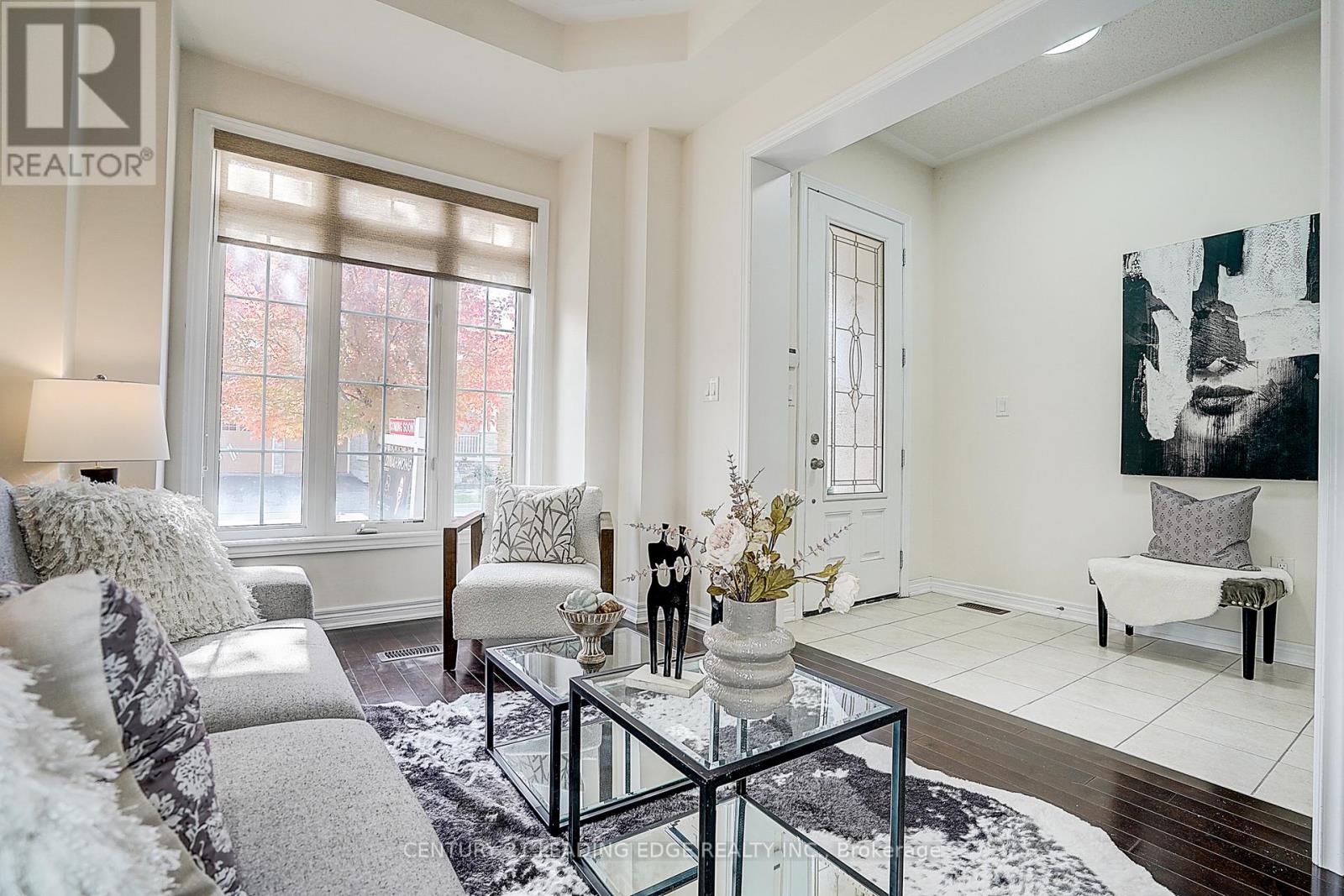 8 Hubner Avenue, Markham, Ontario  L6C 0S8 - Photo 7 - N12471700