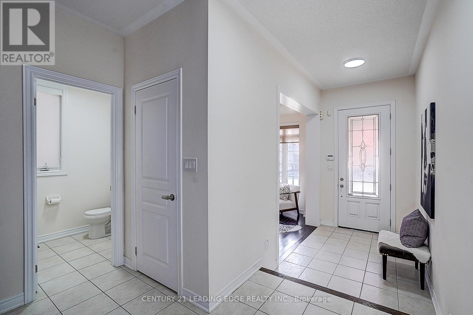 8 Hubner Avenue, Markham, Ontario  L6C 0S8 - Photo 9 - N12471700