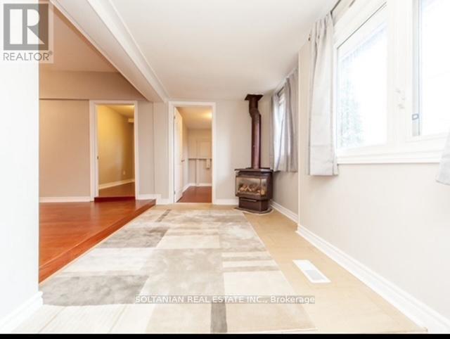 257 Parkwood Avenue, Georgina, Ontario  L4P 2X2 - Photo 2 - N12471705