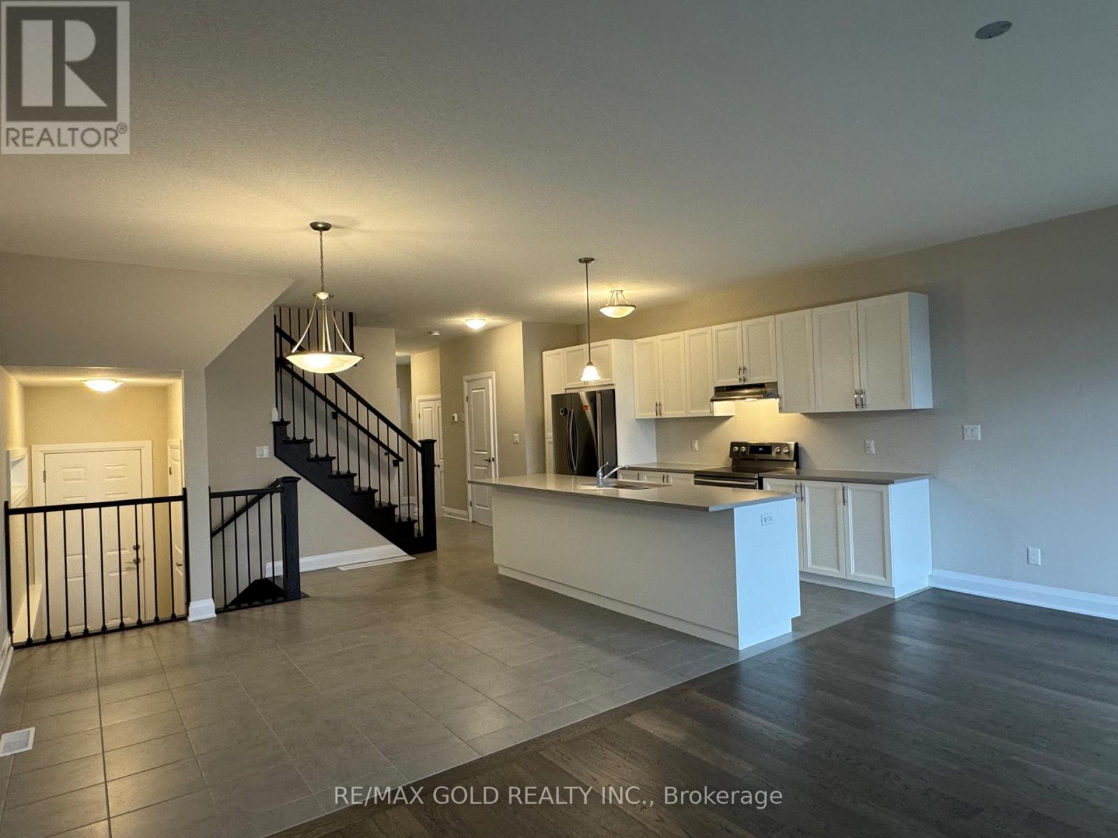 14 Sportsman Hill Street, Kitchener, Ontario  N2P 0J2 - Photo 6 - X12398820