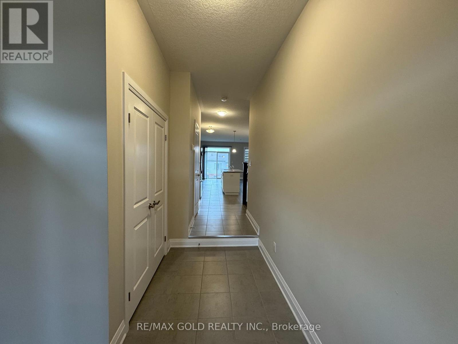 14 Sportsman Hill Street, Kitchener, Ontario  N2P 0J2 - Photo 2 - X12398820