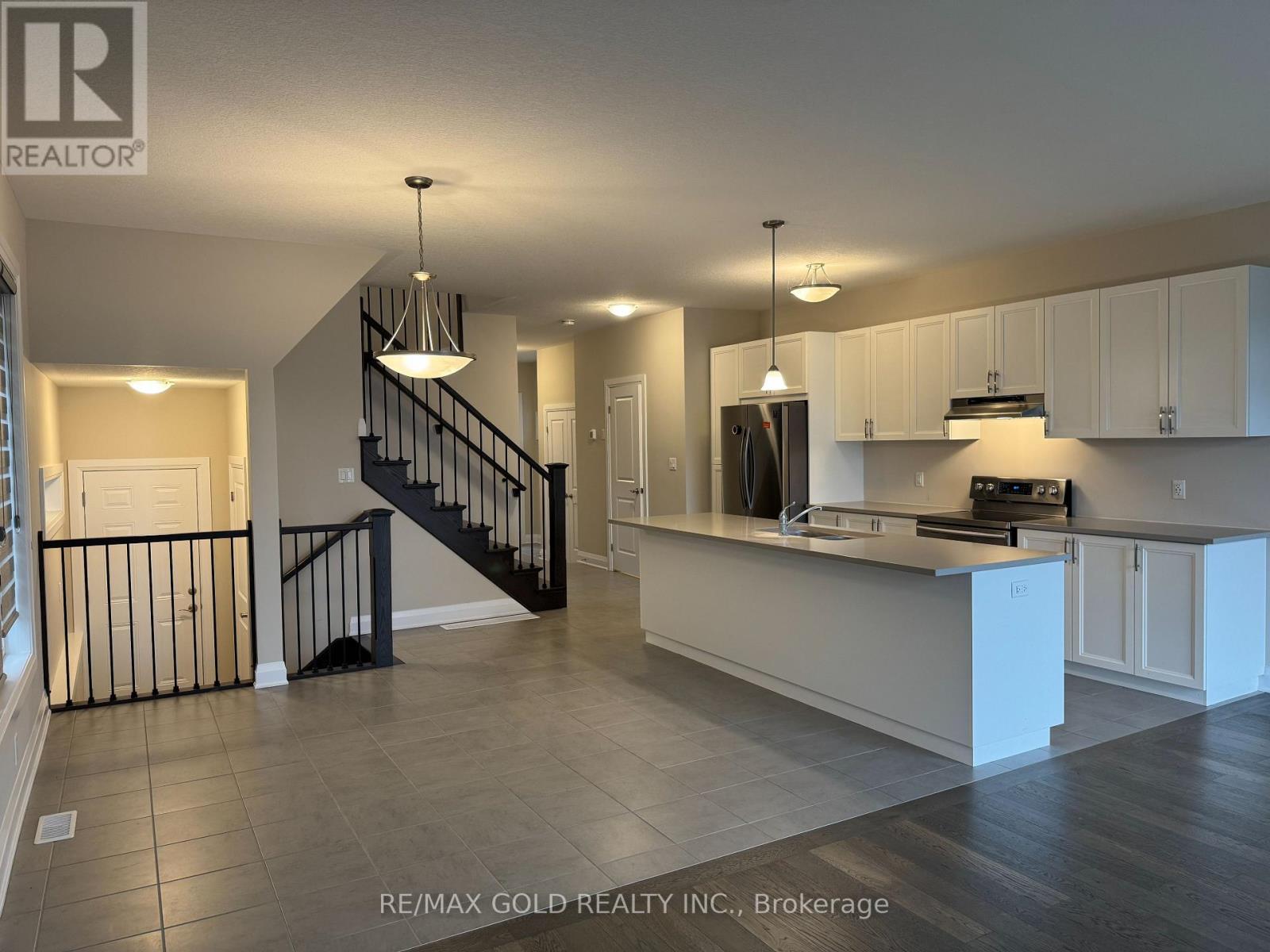 14 Sportsman Hill Street, Kitchener, Ontario  N2P 0J2 - Photo 8 - X12398820