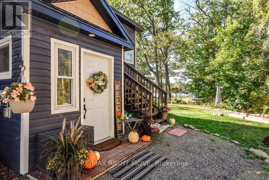 6896 Pentland Lane, Ramara, Ontario  L0K 2B0 - Photo 3 - S12471635