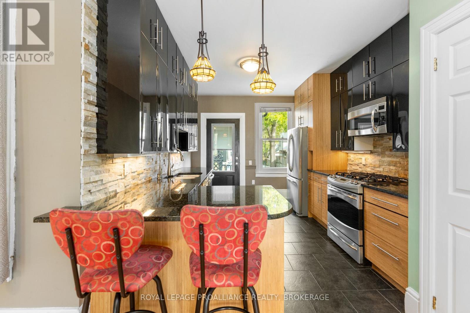 153 Montreal Street, Kingston, Ontario  K7K 3G2 - Photo 10 - X12471750