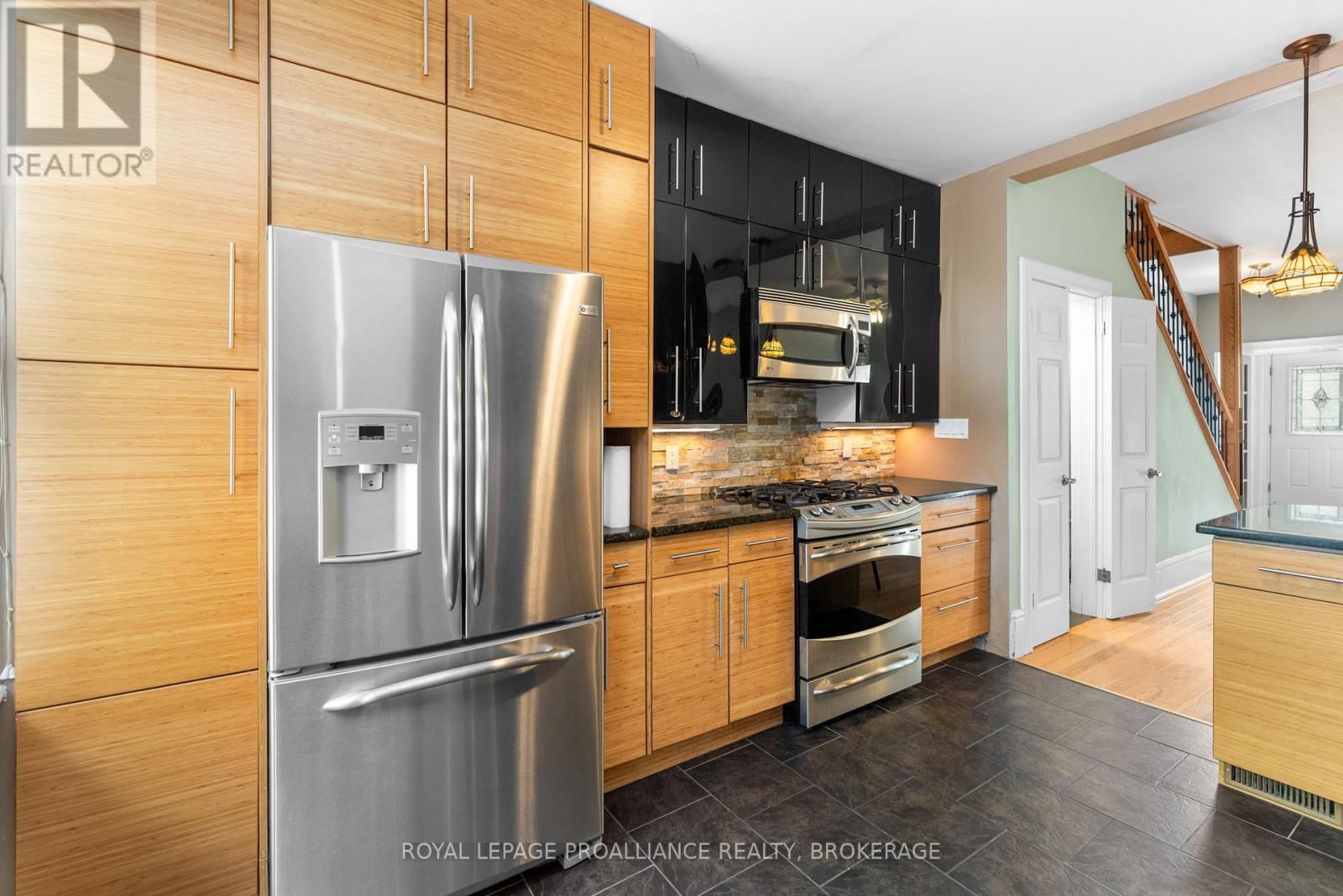 153 Montreal Street, Kingston, Ontario  K7K 3G2 - Photo 15 - X12471750