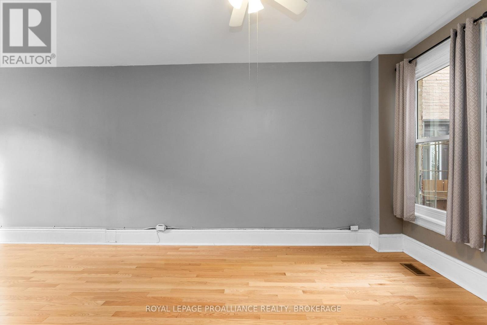 153 Montreal Street, Kingston, Ontario  K7K 3G2 - Photo 5 - X12471750