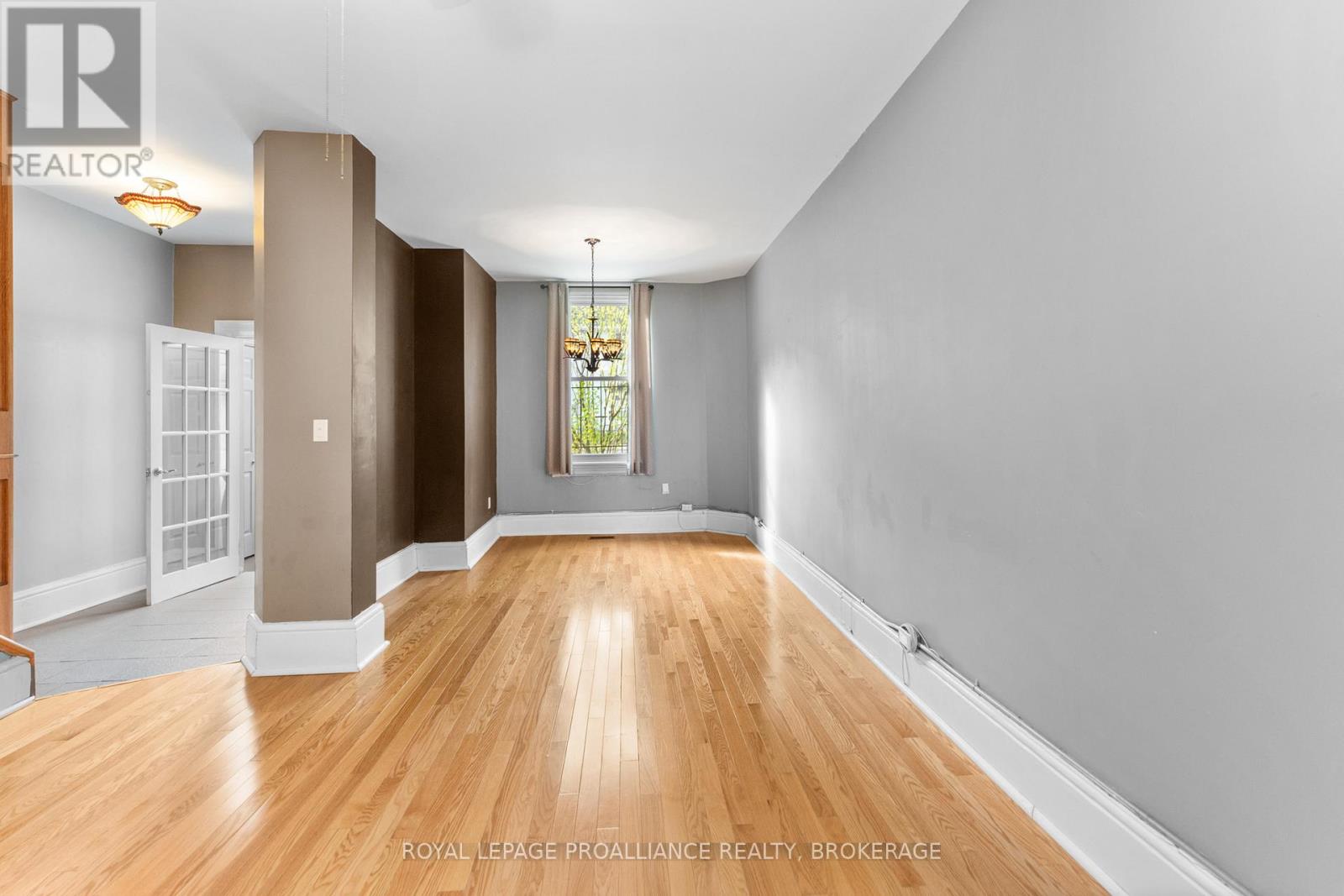 153 Montreal Street, Kingston, Ontario  K7K 3G2 - Photo 6 - X12471750