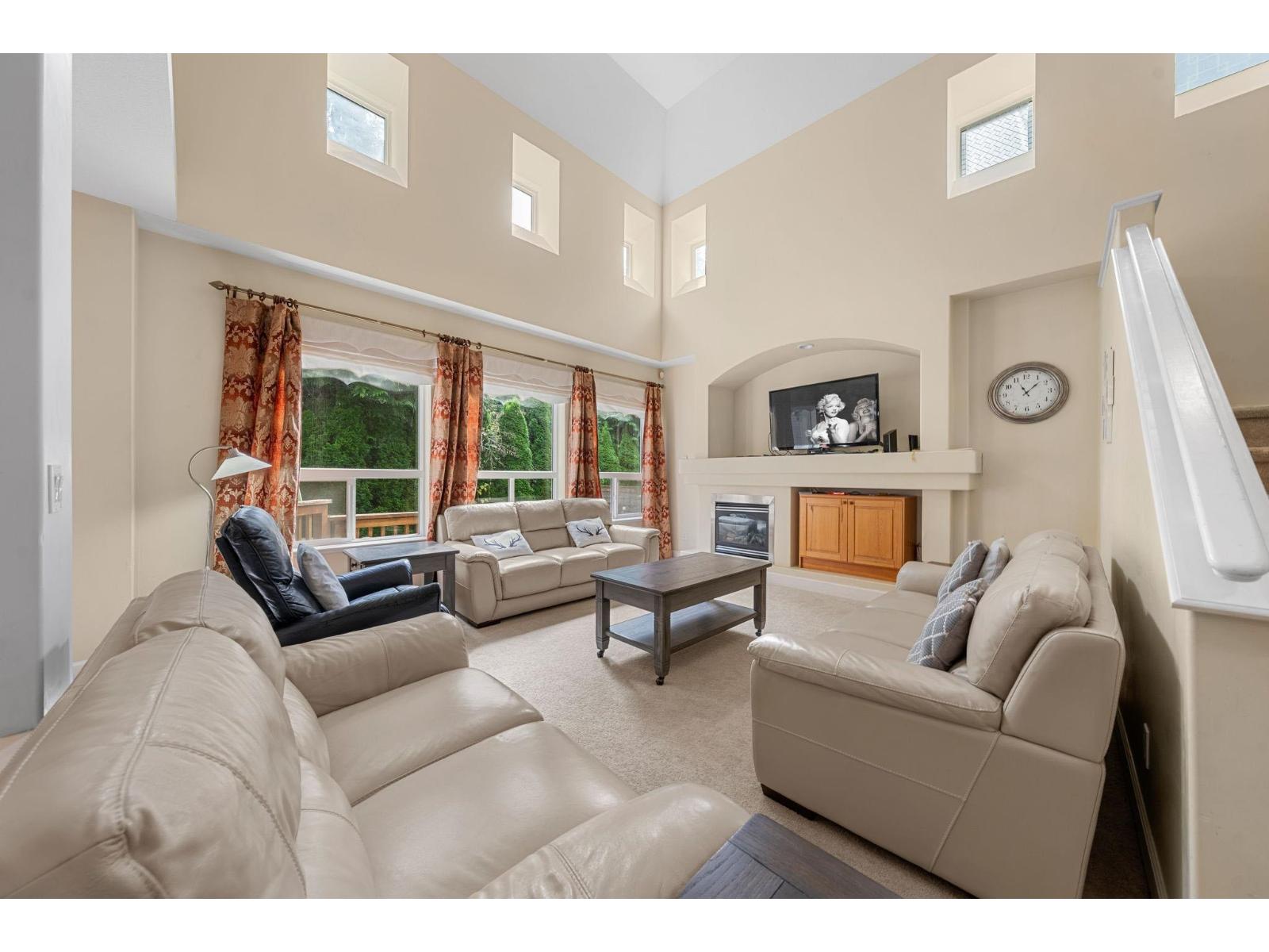 6942 198b Street, Langley, British Columbia  V2Y 3B4 - Photo 4 - R3057396