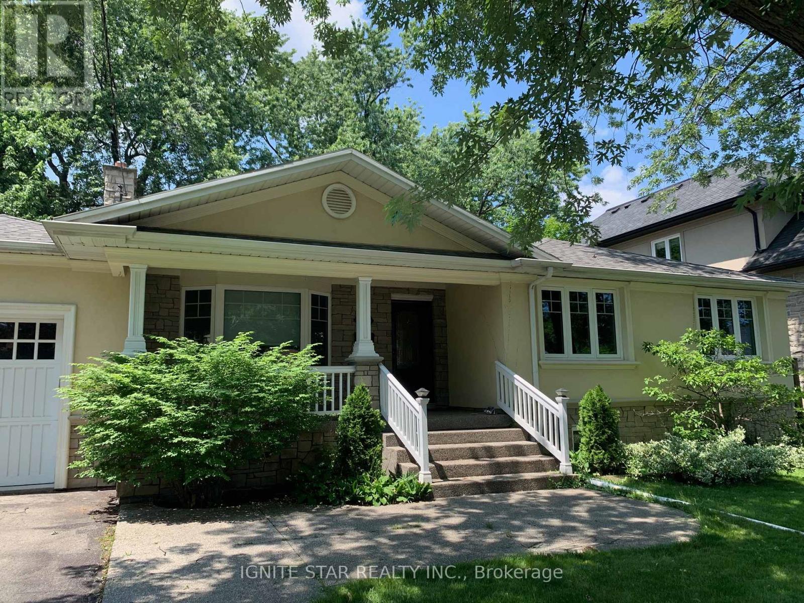 493 PINELAND AVENUE, Oakville, Ontario