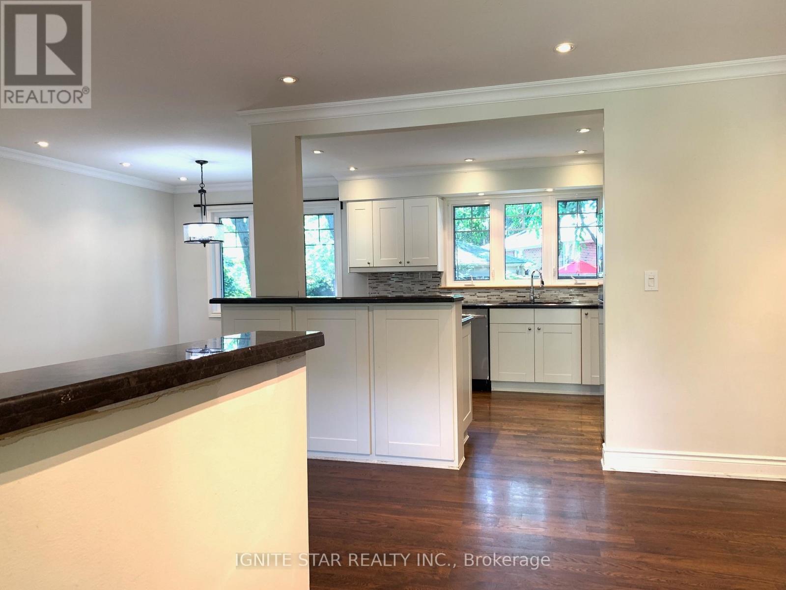 493 Pineland Avenue, Oakville, Ontario  L6K 1Z9 - Photo 12 - W12471609
