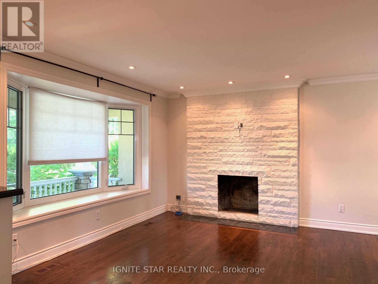 493 Pineland Avenue, Oakville, Ontario  L6K 1Z9 - Photo 13 - W12471609