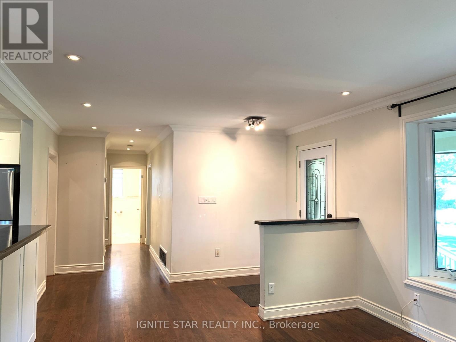 493 Pineland Avenue, Oakville, Ontario  L6K 1Z9 - Photo 15 - W12471609