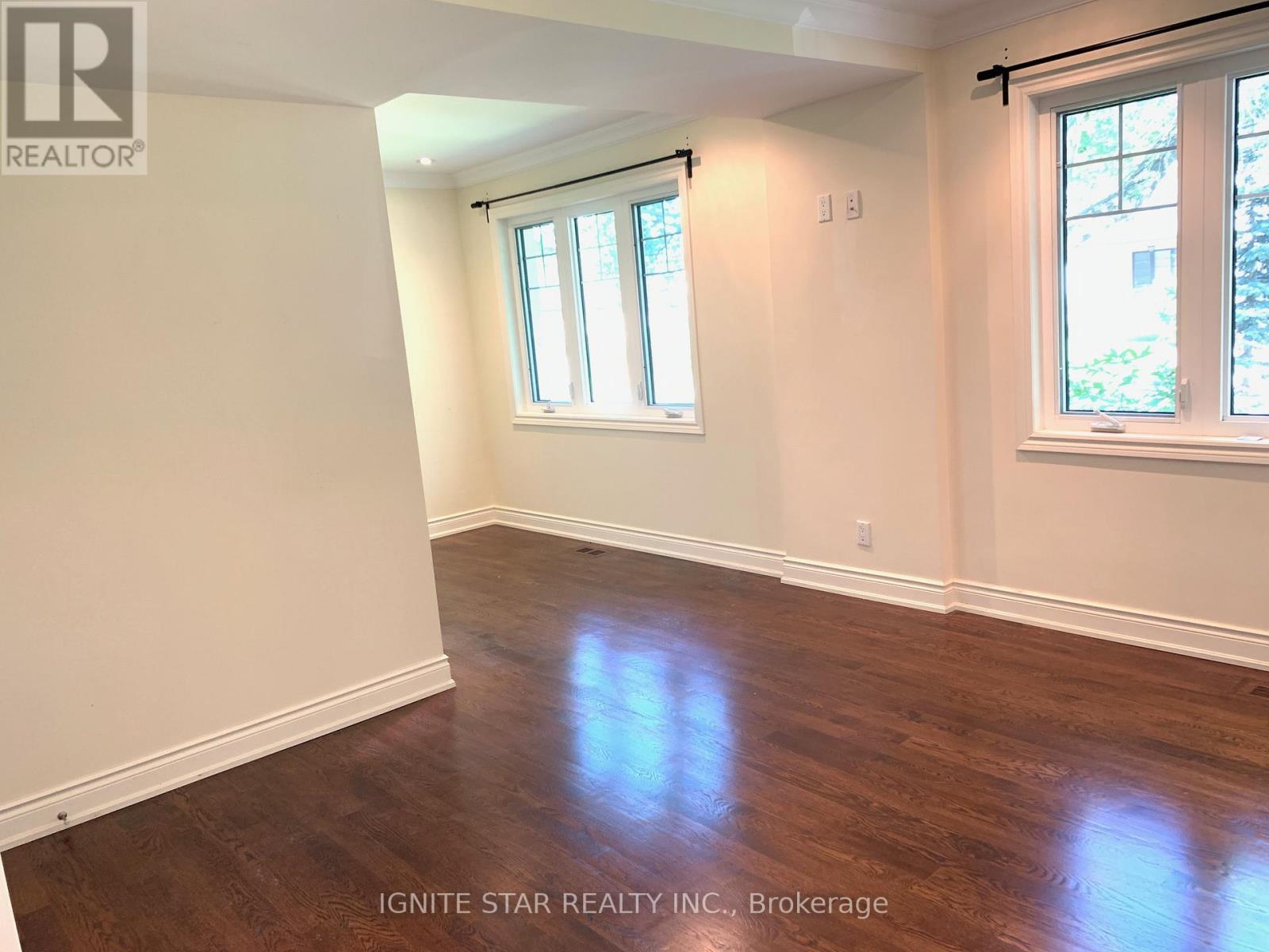493 Pineland Avenue, Oakville, Ontario  L6K 1Z9 - Photo 18 - W12471609