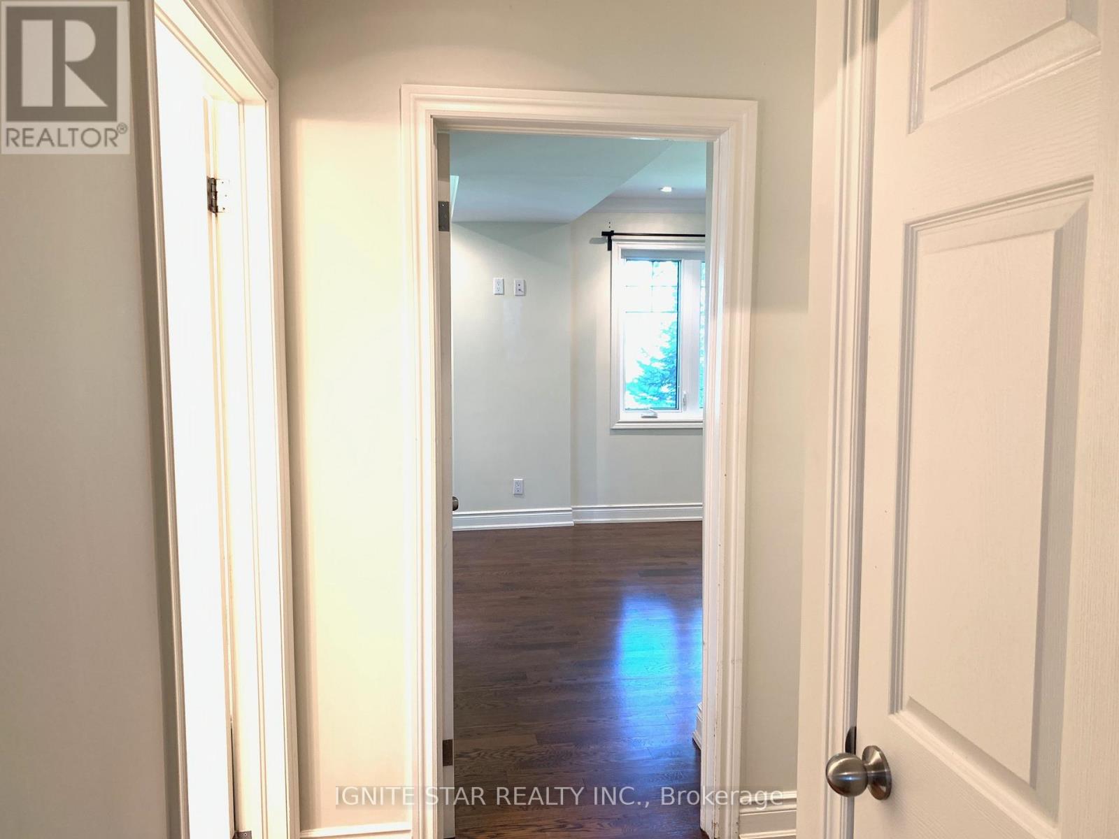 493 Pineland Avenue, Oakville, Ontario  L6K 1Z9 - Photo 19 - W12471609