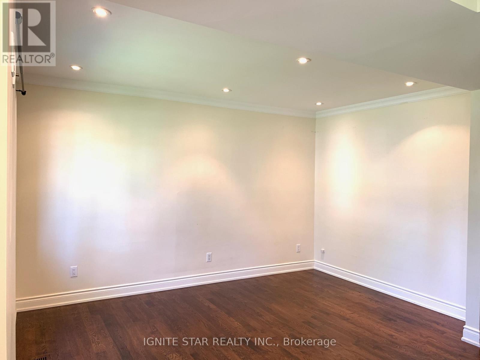493 Pineland Avenue, Oakville, Ontario  L6K 1Z9 - Photo 20 - W12471609
