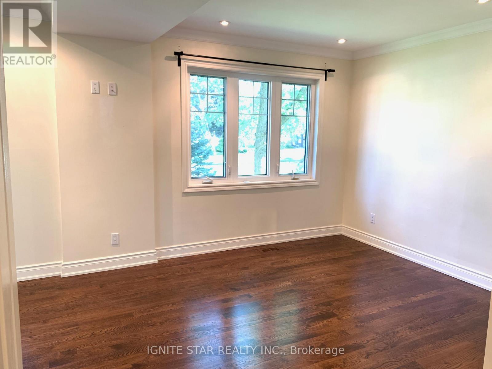 493 Pineland Avenue, Oakville, Ontario  L6K 1Z9 - Photo 21 - W12471609