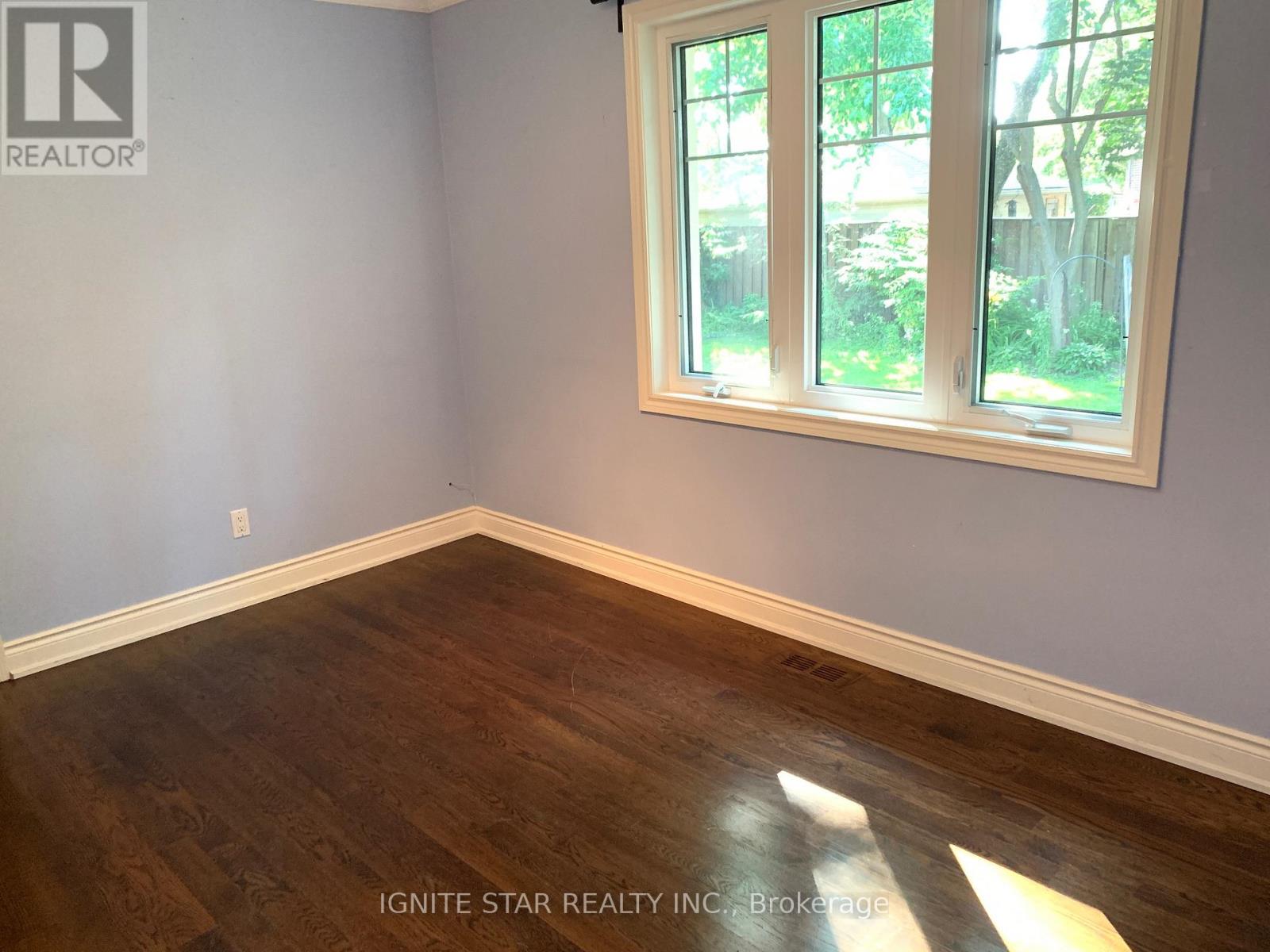 493 Pineland Avenue, Oakville, Ontario  L6K 1Z9 - Photo 22 - W12471609