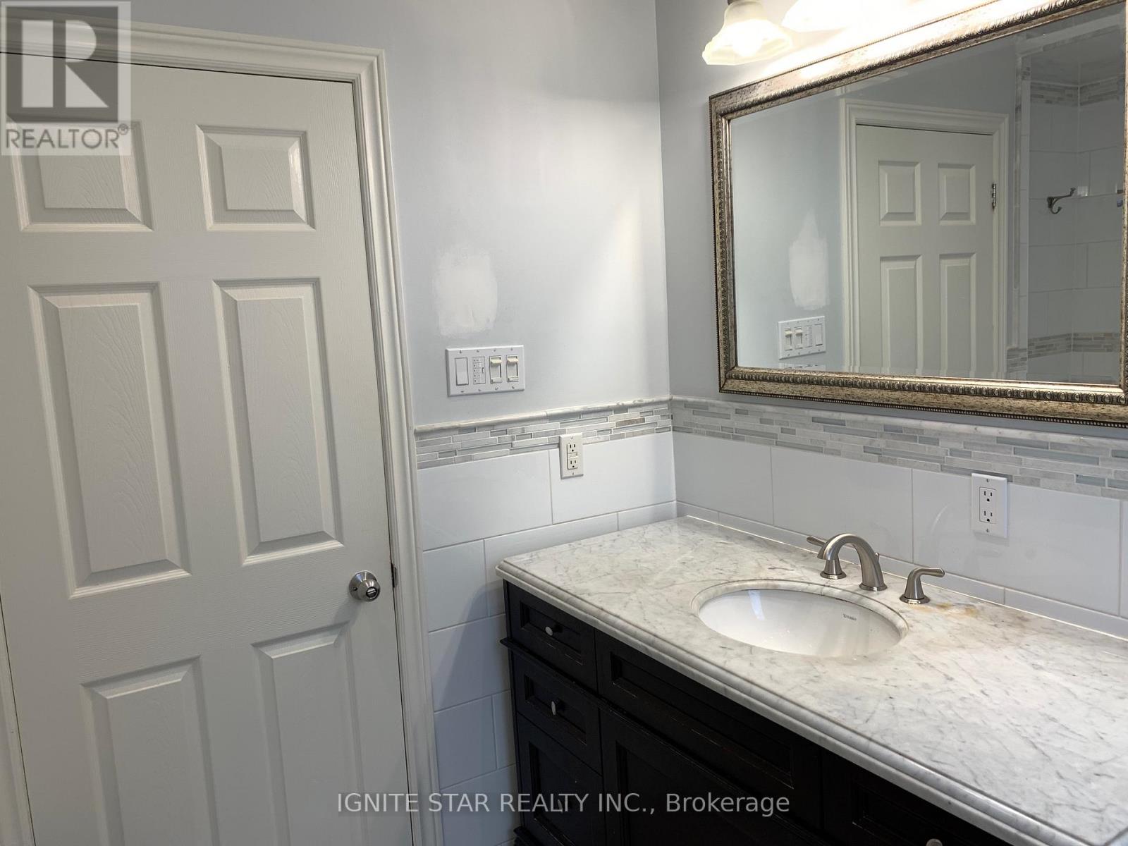 493 Pineland Avenue, Oakville, Ontario  L6K 1Z9 - Photo 23 - W12471609