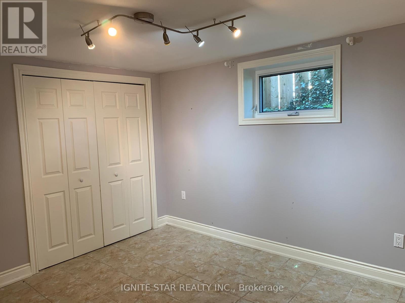 493 Pineland Avenue, Oakville, Ontario  L6K 1Z9 - Photo 29 - W12471609