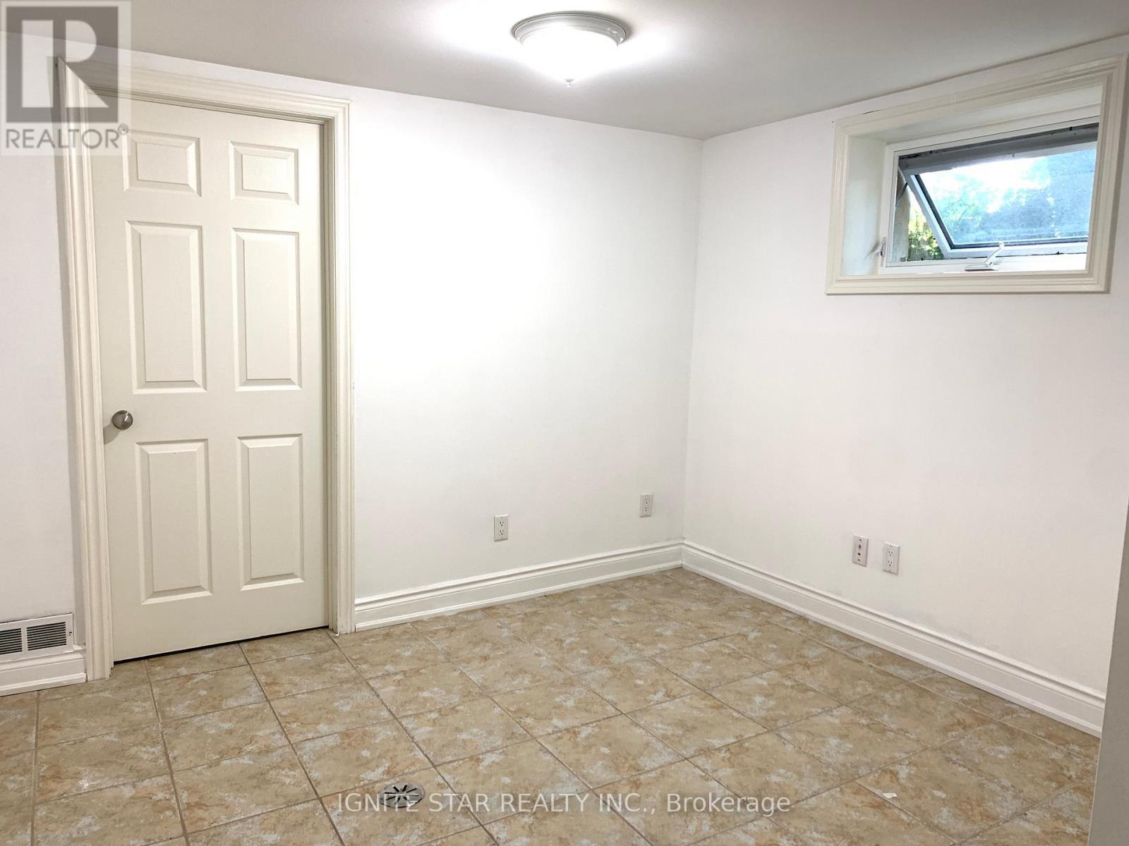 493 Pineland Avenue, Oakville, Ontario  L6K 1Z9 - Photo 31 - W12471609