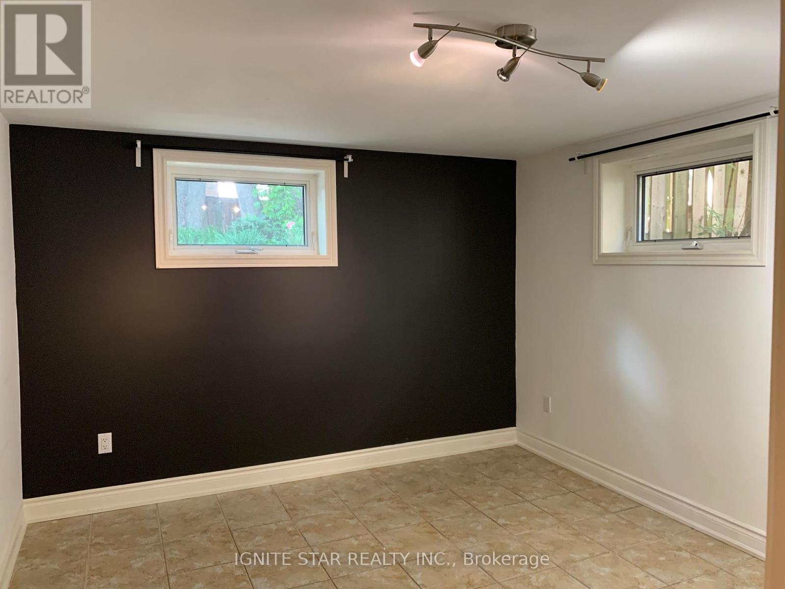 493 Pineland Avenue, Oakville, Ontario  L6K 1Z9 - Photo 32 - W12471609