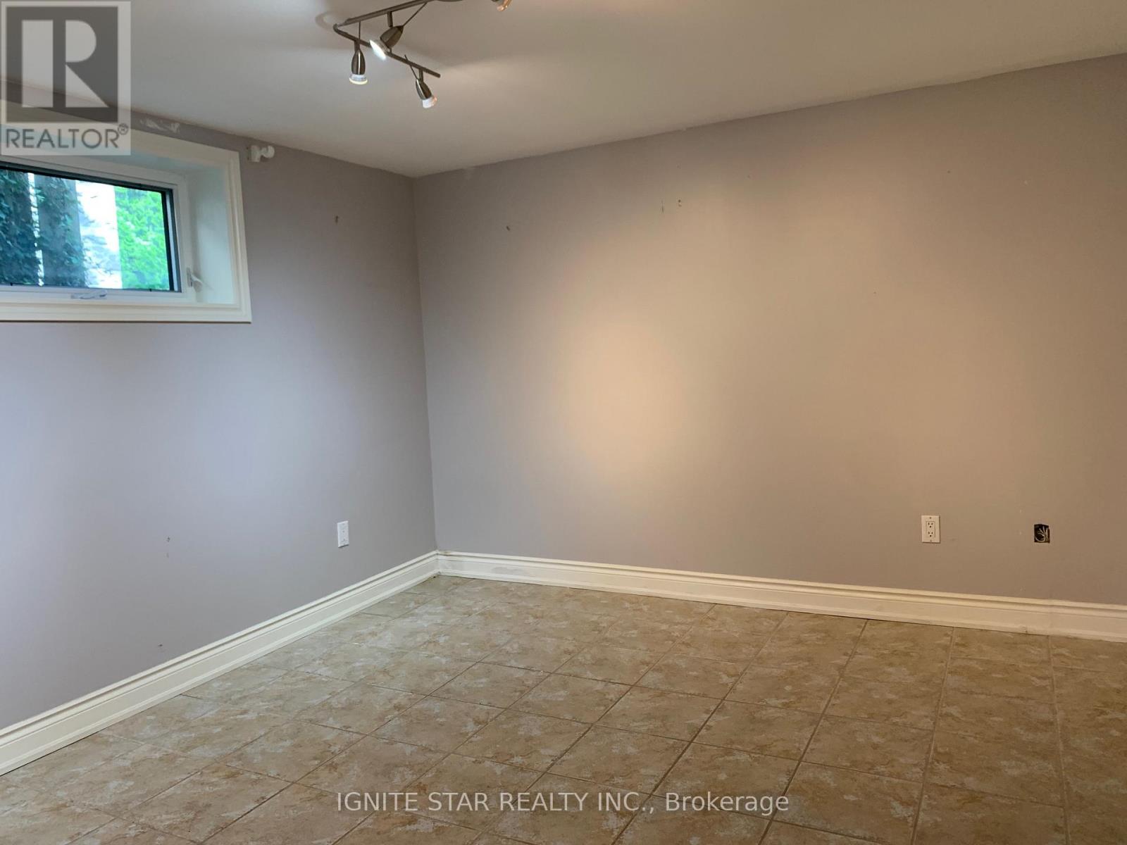 493 Pineland Avenue, Oakville, Ontario  L6K 1Z9 - Photo 34 - W12471609