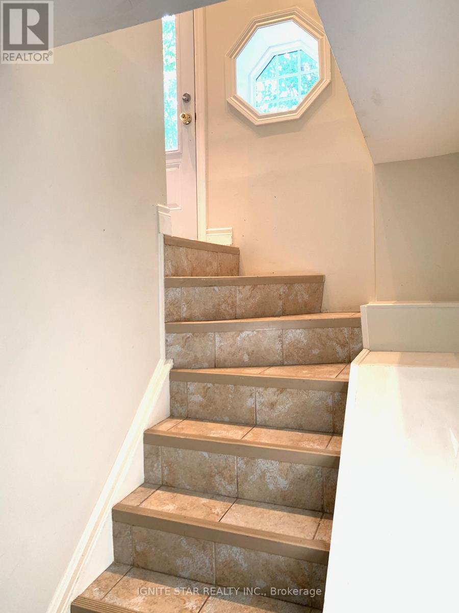 493 Pineland Avenue, Oakville, Ontario  L6K 1Z9 - Photo 36 - W12471609