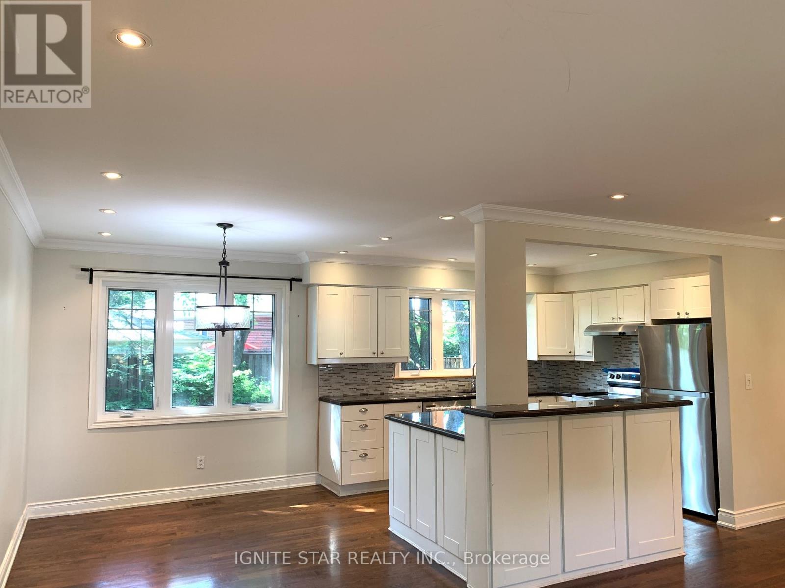 493 Pineland Avenue, Oakville, Ontario  L6K 1Z9 - Photo 9 - W12471609