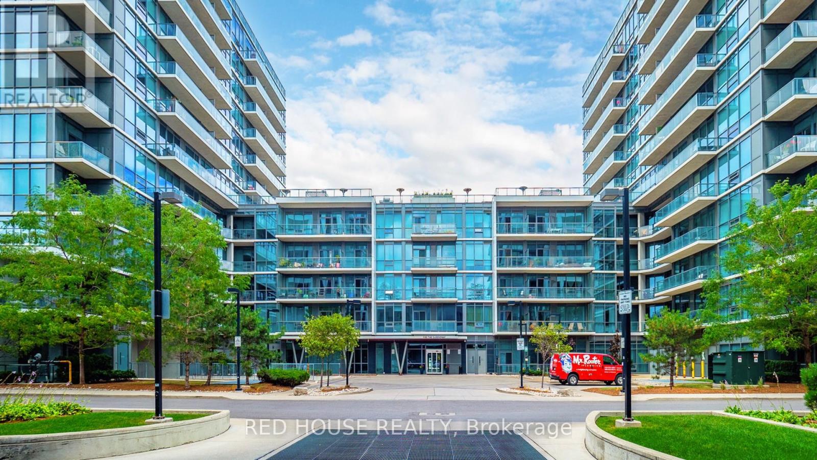 604 - 1185 The Queensway Avenue, Toronto, Ontario  M8Z 0C6 - Photo 2 - W12471630