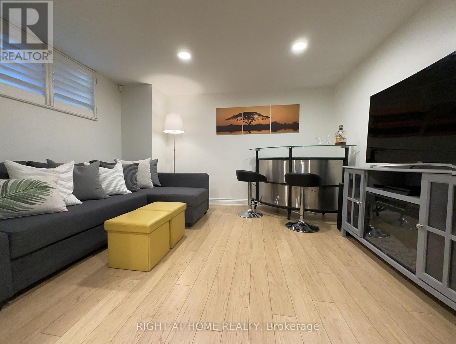 205 Prince Edward Drive S, Toronto, Ontario  M8Y 3X1 - Photo 24 - W12471640