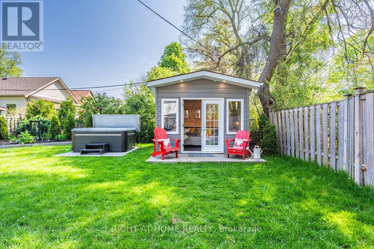 205 Prince Edward Drive S, Toronto, Ontario  M8Y 3X1 - Photo 26 - W12471640